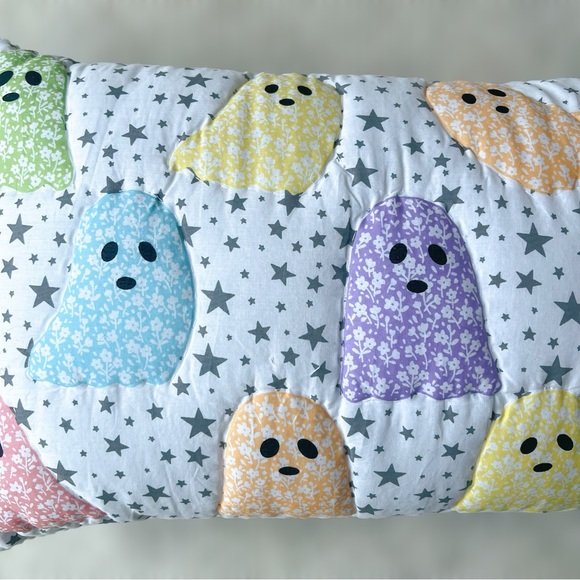 NWT Goblin & Ghoul Pastel Quilted Ghost Pom Pom Trim Halloween Pillow - Picture 3 of 14